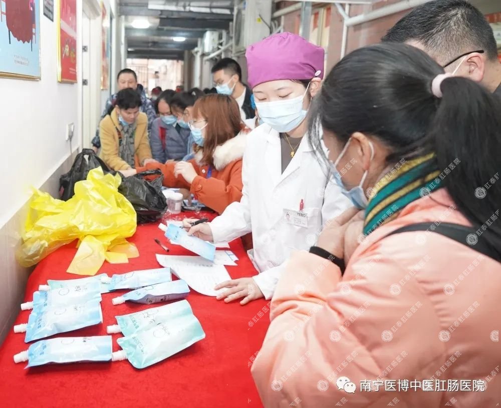 南寧醫(yī)博13周年慶&ldquo;胃腸養(yǎng)護(hù)中心&rdquo;暨&ldquo;博士工作站&rdquo;揭牌儀式圓滿(mǎn)成功